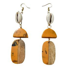 Assortment of Cowrie Shell Earrings (17 pairs)